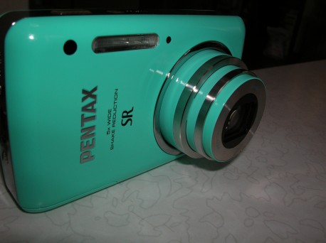 商品レビュー】優れた質感のコンパクトデジカメ PENTAX Optio S1